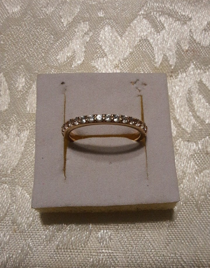 0.6 ctw Lab Created White sapphire Band Ring, Size 7