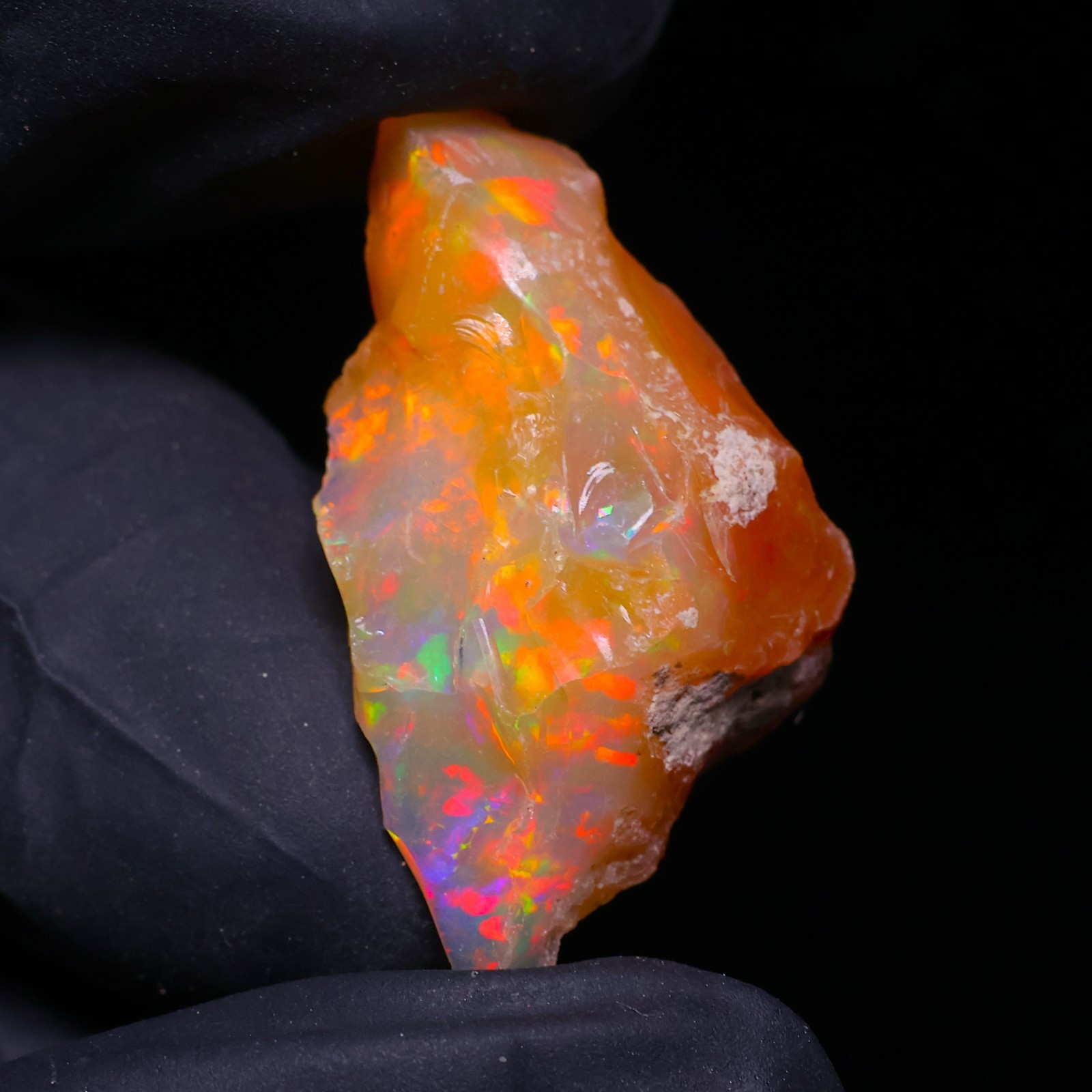 Natural Ethiopian Welo Opal Rough 18.00 Ct Gemstone – Bright Play of Color Fire