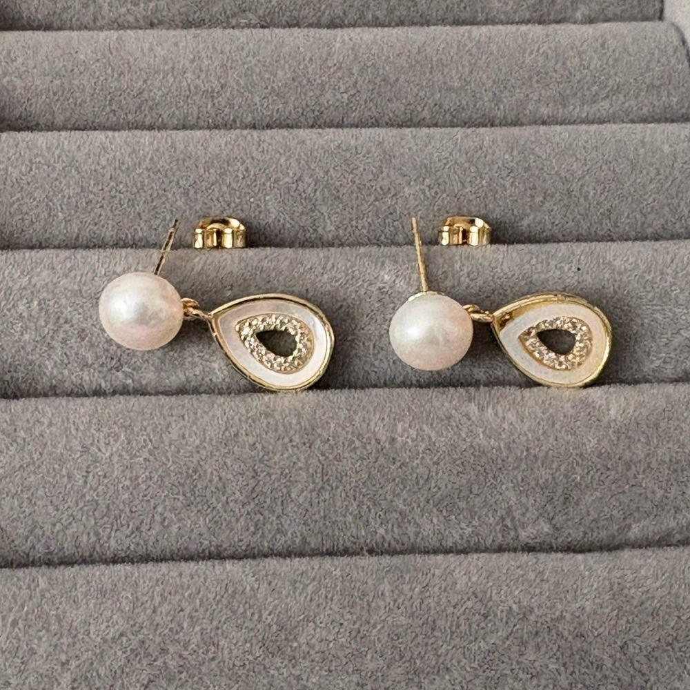 Authentic FreshWater Pearl Elegant White Teardrop Earrings SouthEast Asia