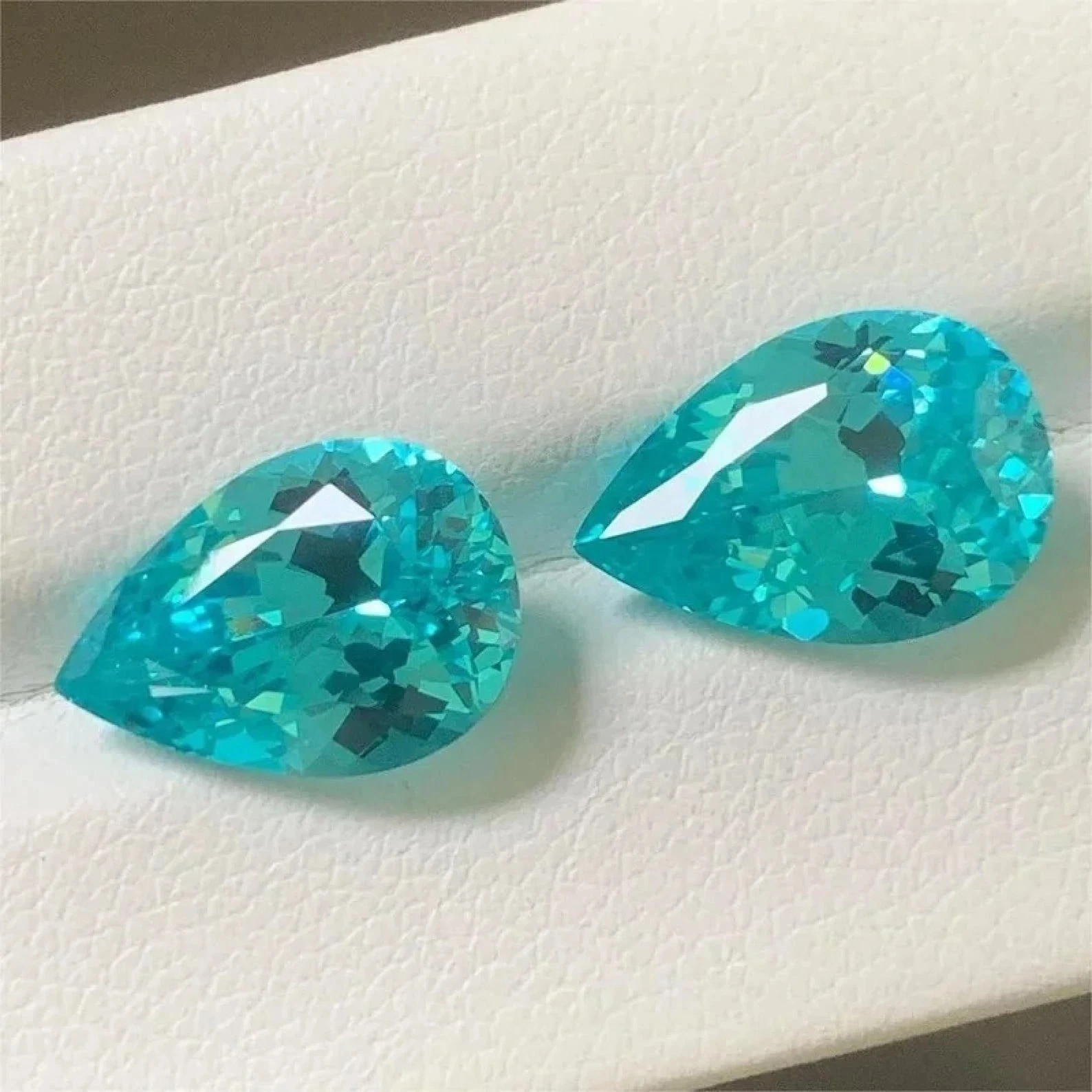 20 Ct+ Natural Certified Neon Blue-Green Paraiba Tourmaline Pear Cut Gemstone