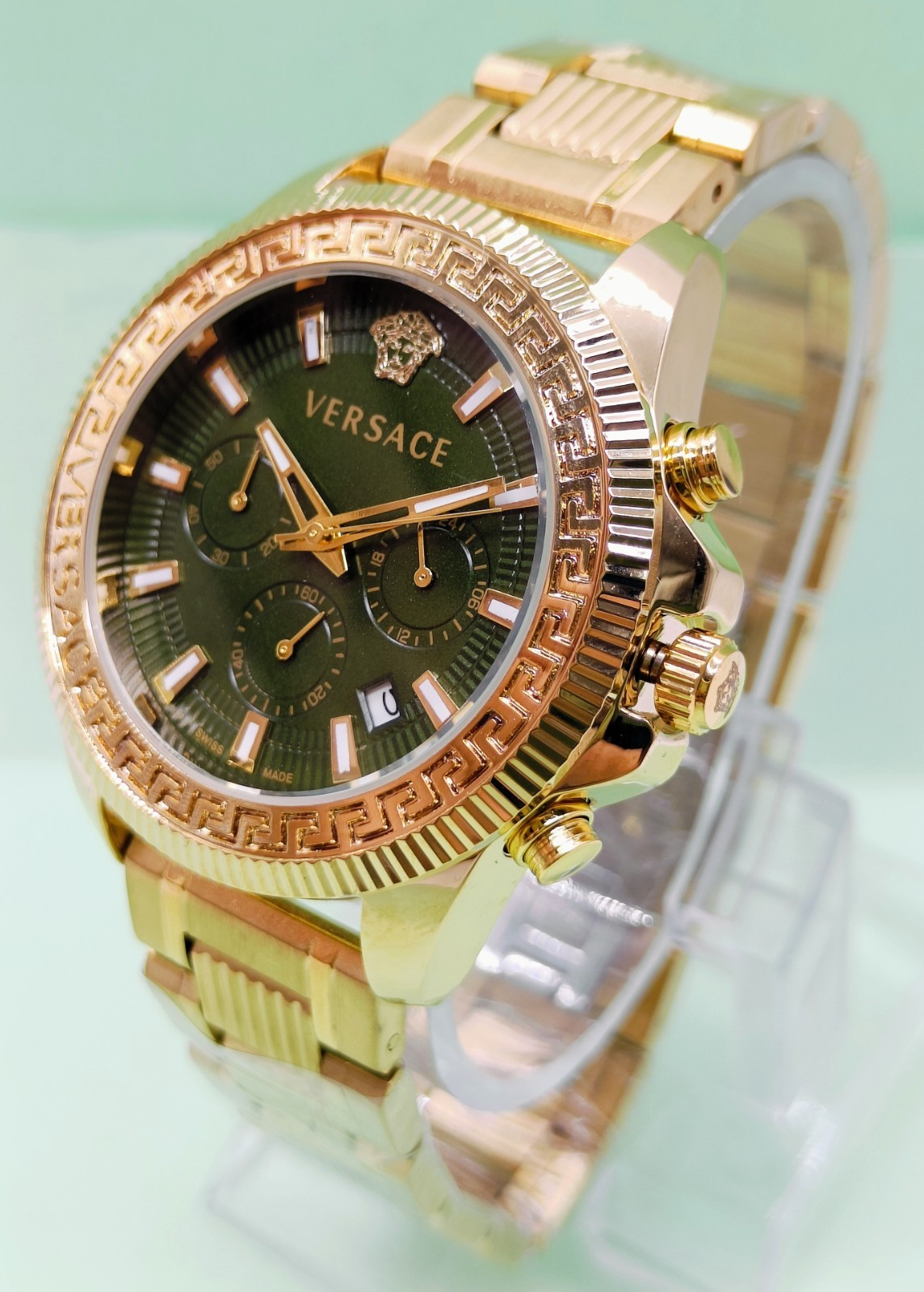 Amazing Versace Chronograph Date Indicator Quartz Analog Men’s Wrist Watch