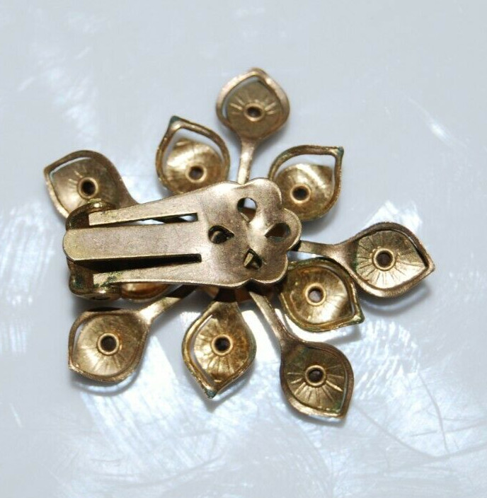 ELEGANT VTG MCM COUTURE IRIDESCENT RHINESTONES GOLDEN FLOWER SPRAY CLIP EARRINGS