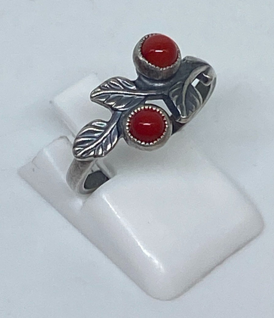 Vintage USSR cupronickel ring. Size 7 . Weight 1.95 g. Women’s jewelry.