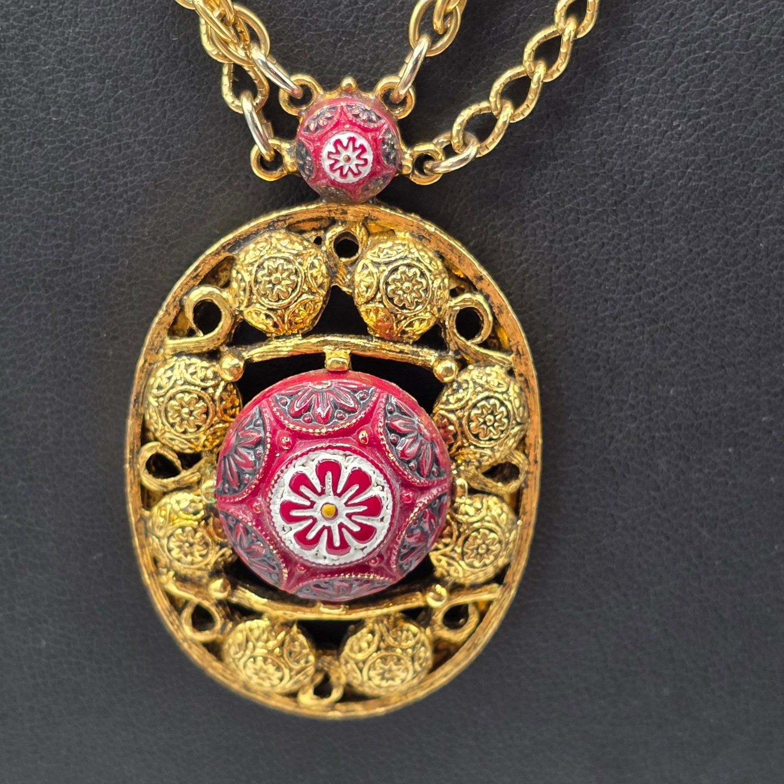 Celebrity NY Vintage Gold Tone Floral Glass Cabochon Necklace Bracelet Set