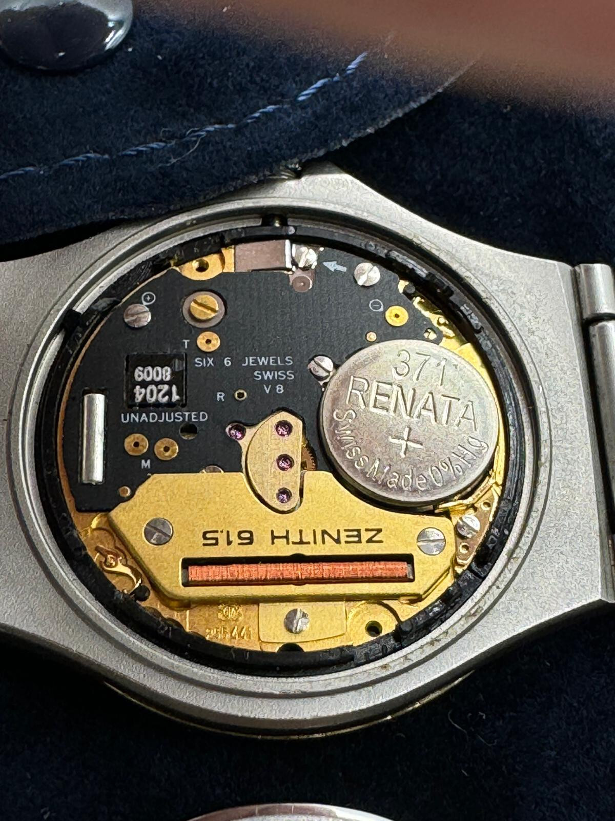 Zenith Pacific 89.0020.615 Steel And Gold Swiss Made Quartz 31Mm
