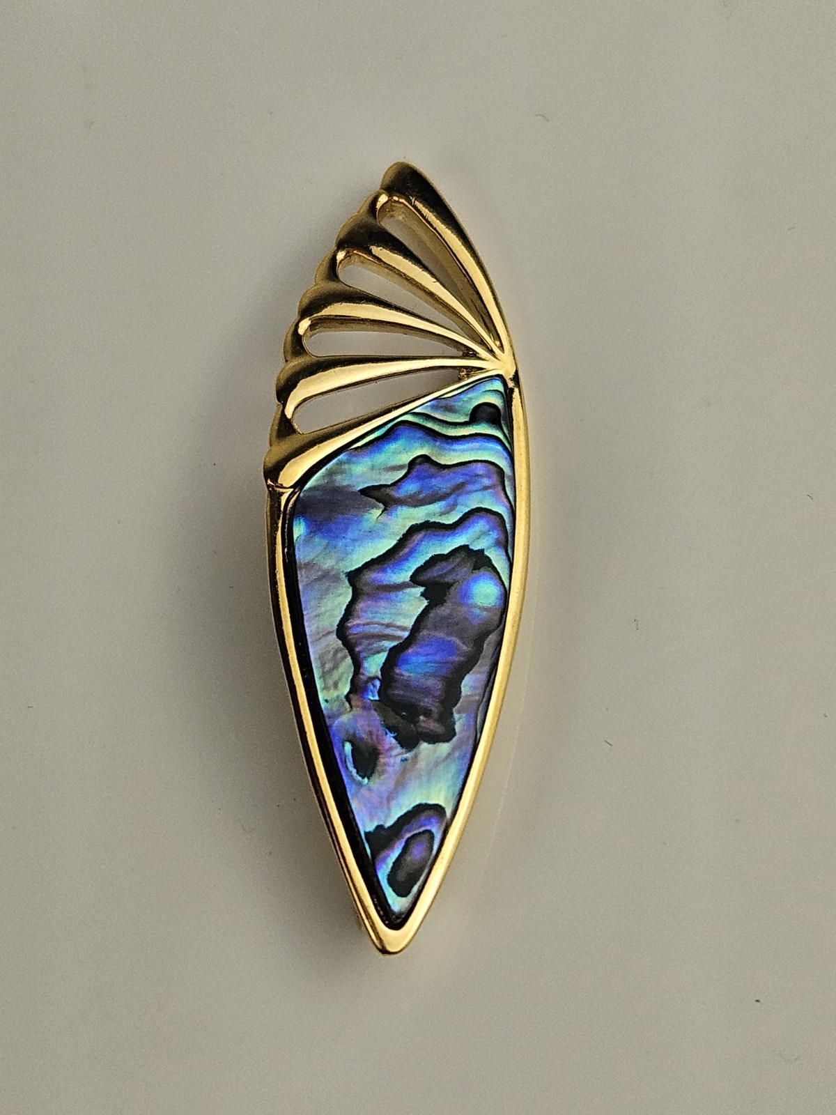 Ariki New Zealand Gold tone Paua Abalone Shell Irredescent Brooch Pin