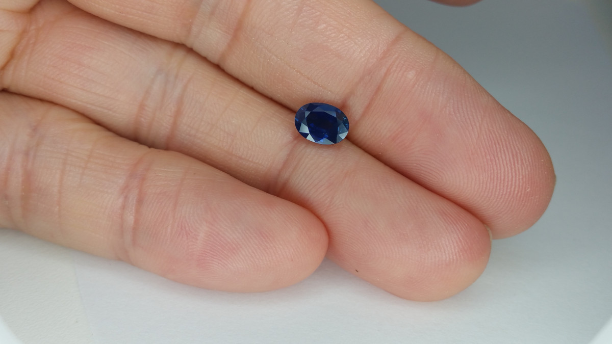 Sapphire Extraordinary GIA Certified 1.03ct 7x5mm Oval