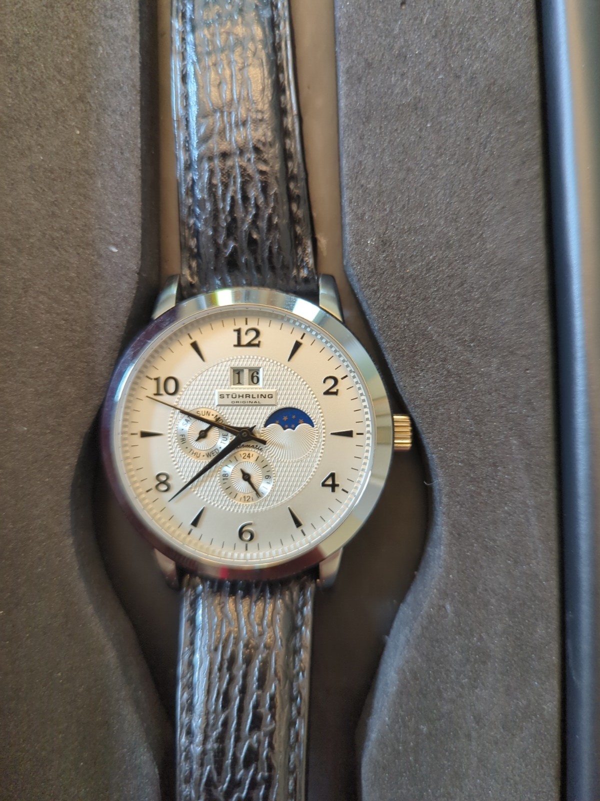 Stuhrling Original Lexus Cal 90092 – Includes 2 Leather Bands And Box