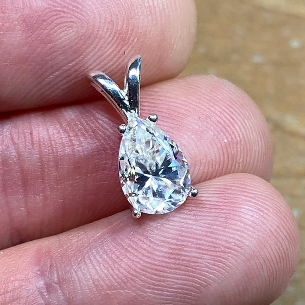 3.0 Ct Pear Cut White Moissanite No Chain Pendant In 14k White Gold Plated