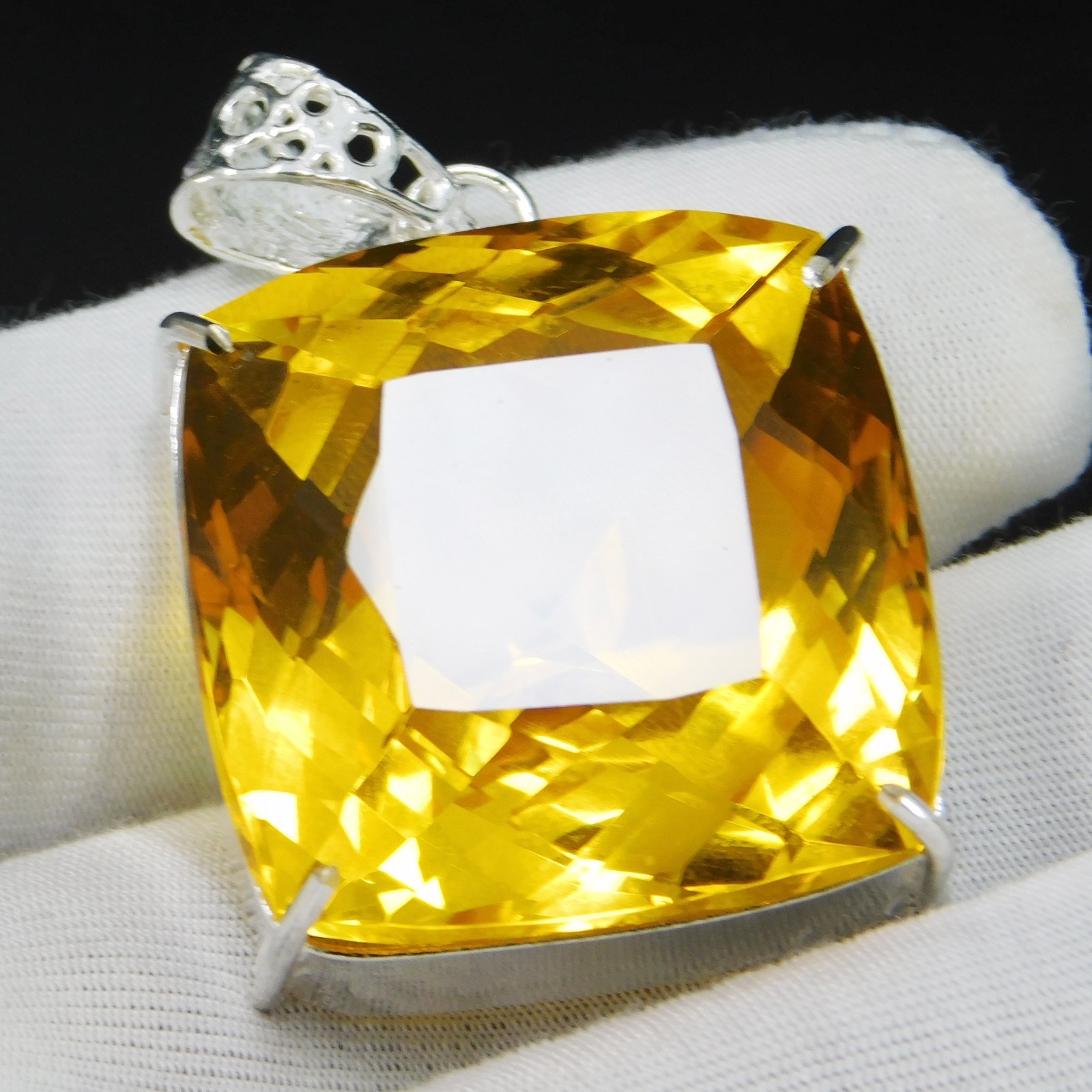 128.50 Ct Natural Mogok Painite Pendant Yellow Radiant Cut Certified Gemstone
