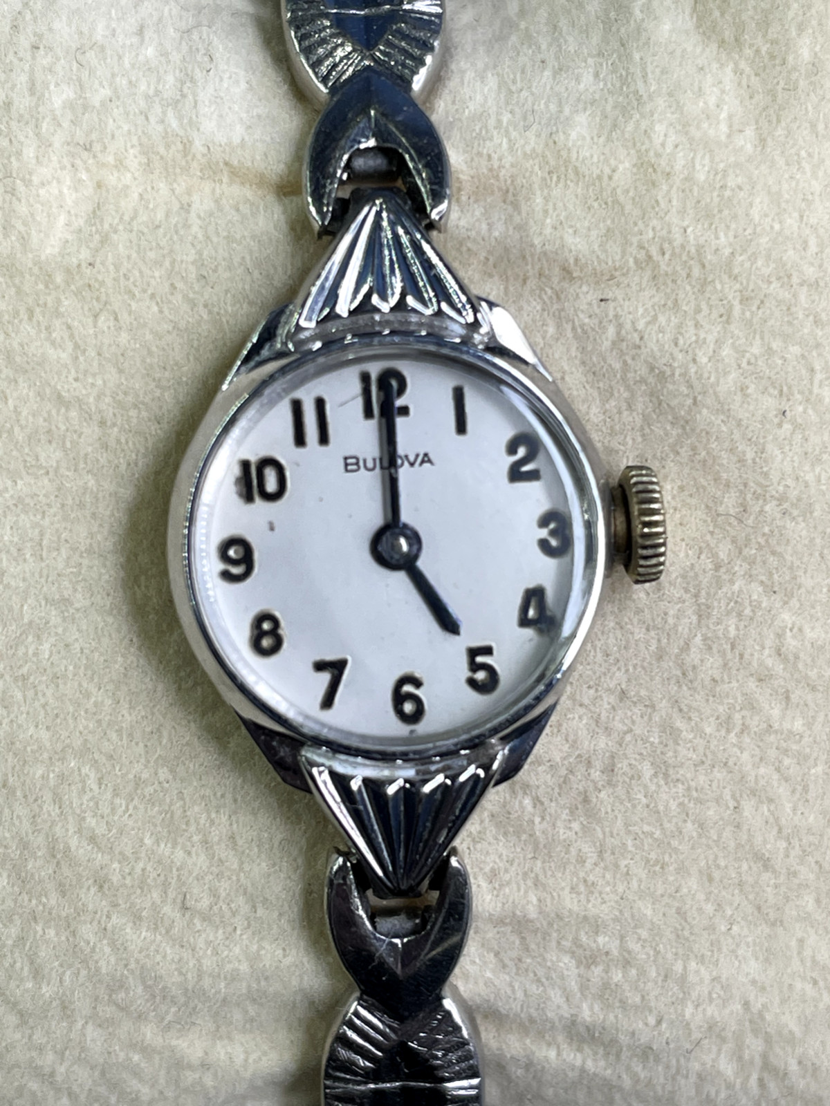 Vintage Bulova cal 6CL winding watch