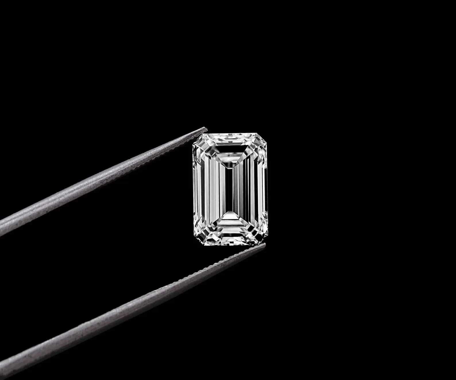 Loose 10.00 Ct Lab-Grown CVD Diamond Emerald Cut Natural D Color VVS1 Certified