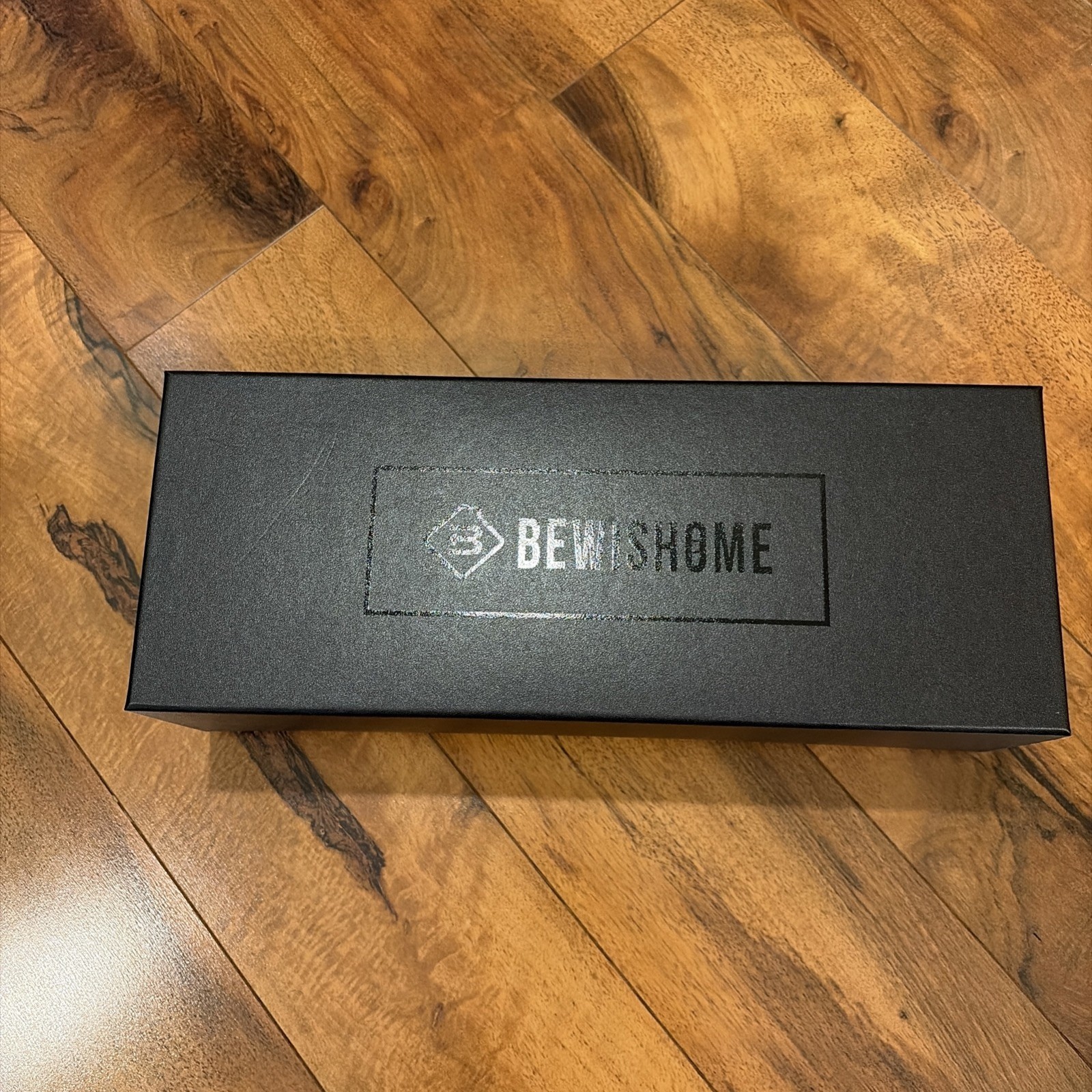 BEWISHOME Watch Box for Men, 6-Slot Wooden 4.53″D x 13.19″W x 3.15″H, Brown