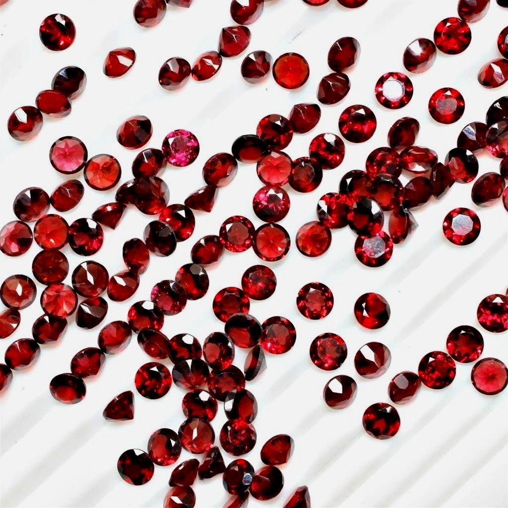 Wholesale Lot of 2.5mm to 10mm Round Mozambique Garnet Loose Calibrated Gemstone