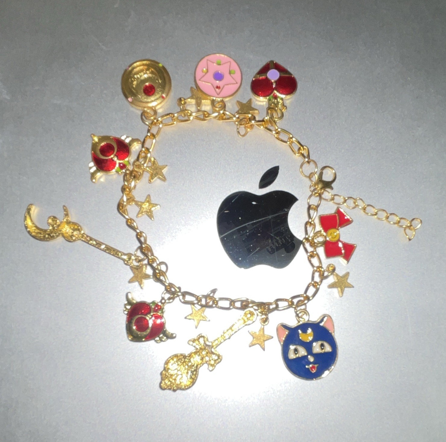 Gold Tone Anime Enamel Dangle Charm Chain Bracelet .Sailor Moon❤️