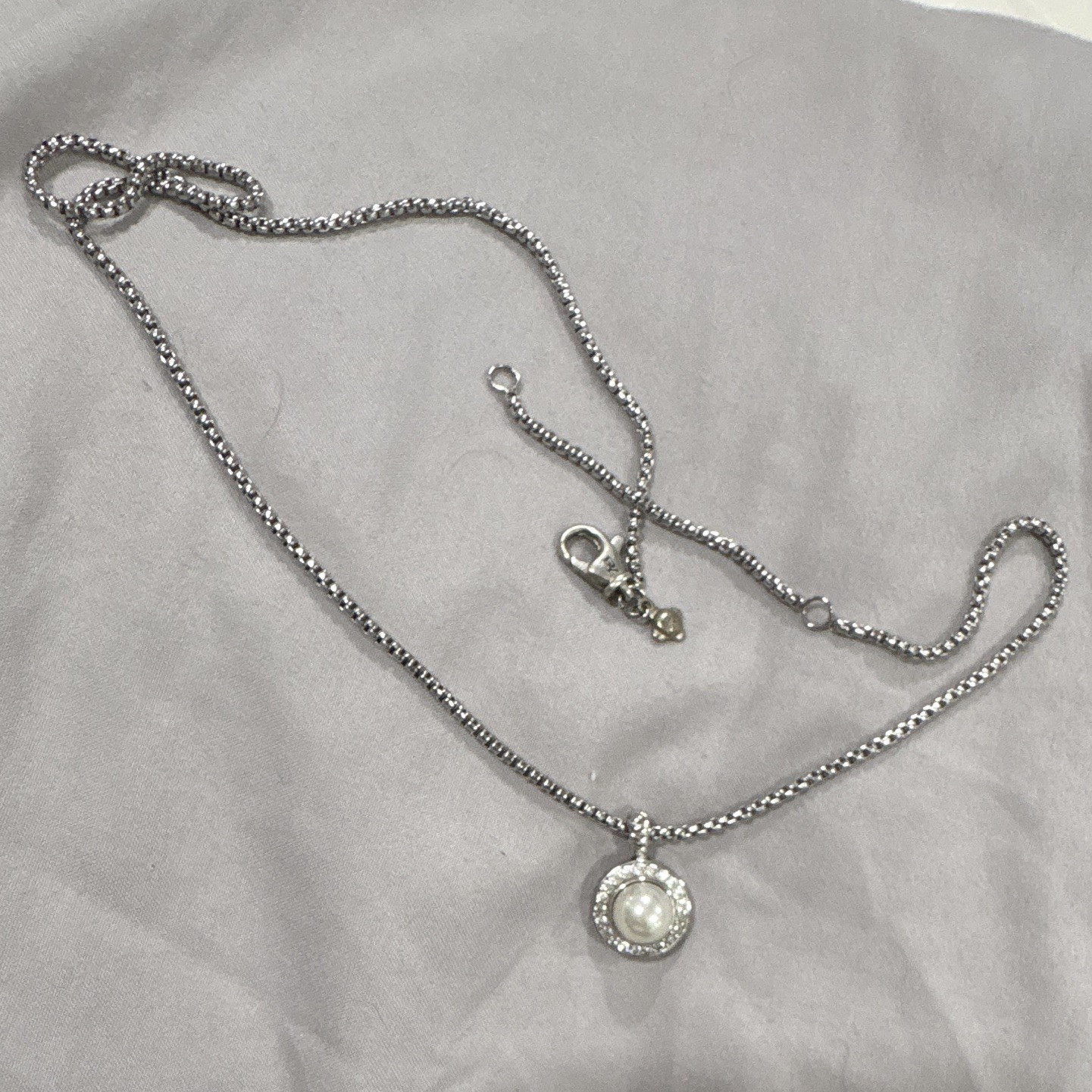 David Yurman 925 Sterling 18 in Box Chain White Pearl Round Pendant Necklace