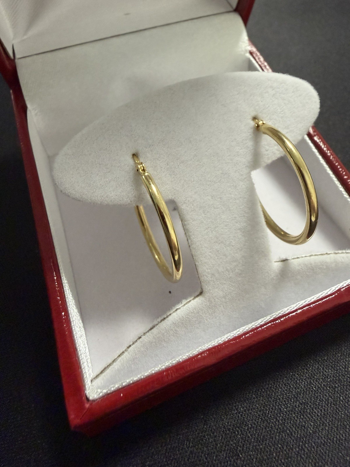 14K Yellow Gold Classic Round Hoop Earrings Thin Polished Endless Hoops 1.52g