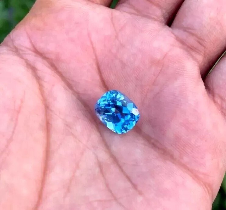 Natural Cushion Cut Certified 7.72Ct Santa Maria Blue Aquamarine Loose Gemstone
