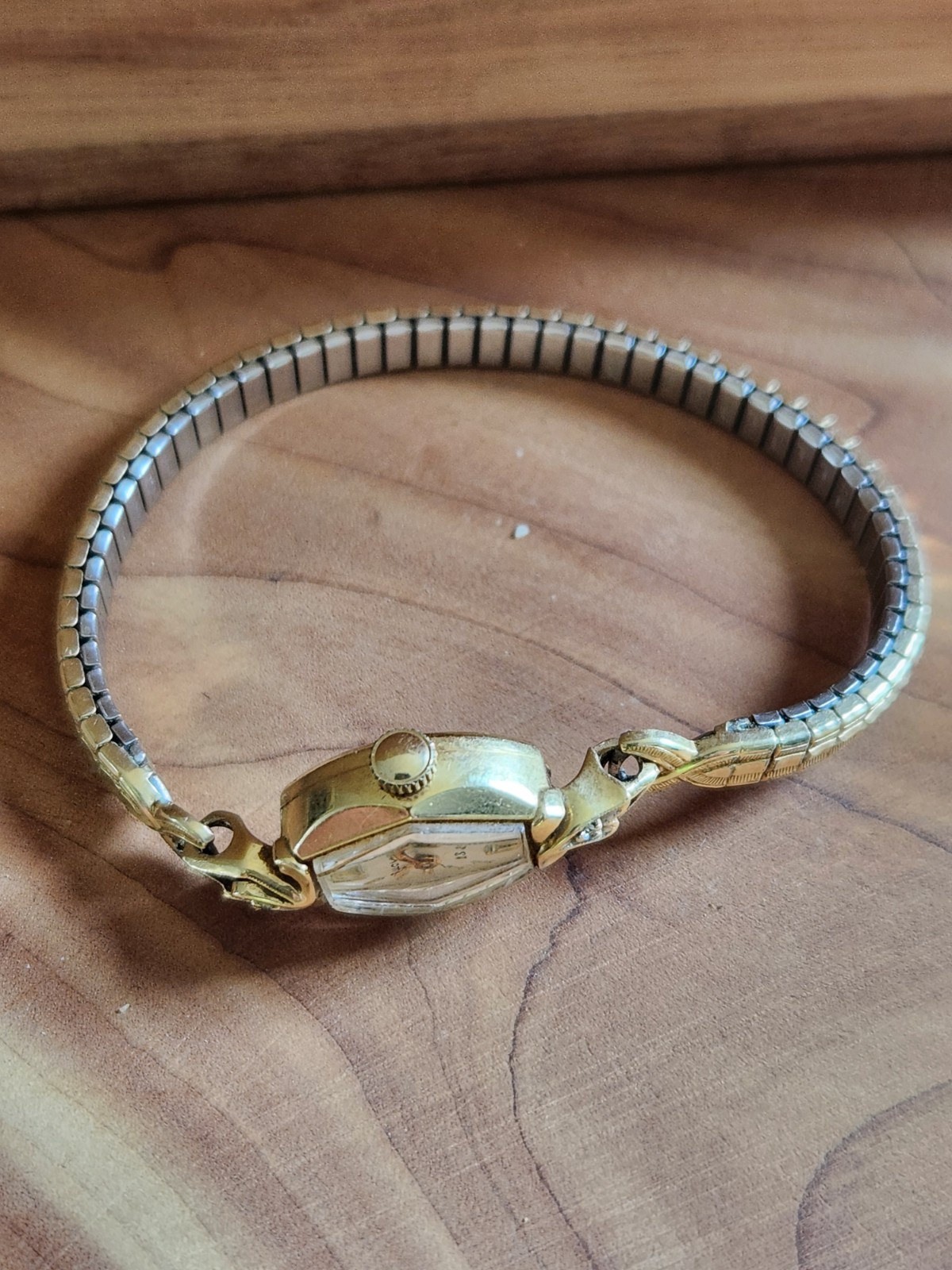 Bulova 23 Jewels Ladies 14K Gold Dress Watch Manual Wind Vintage Antique