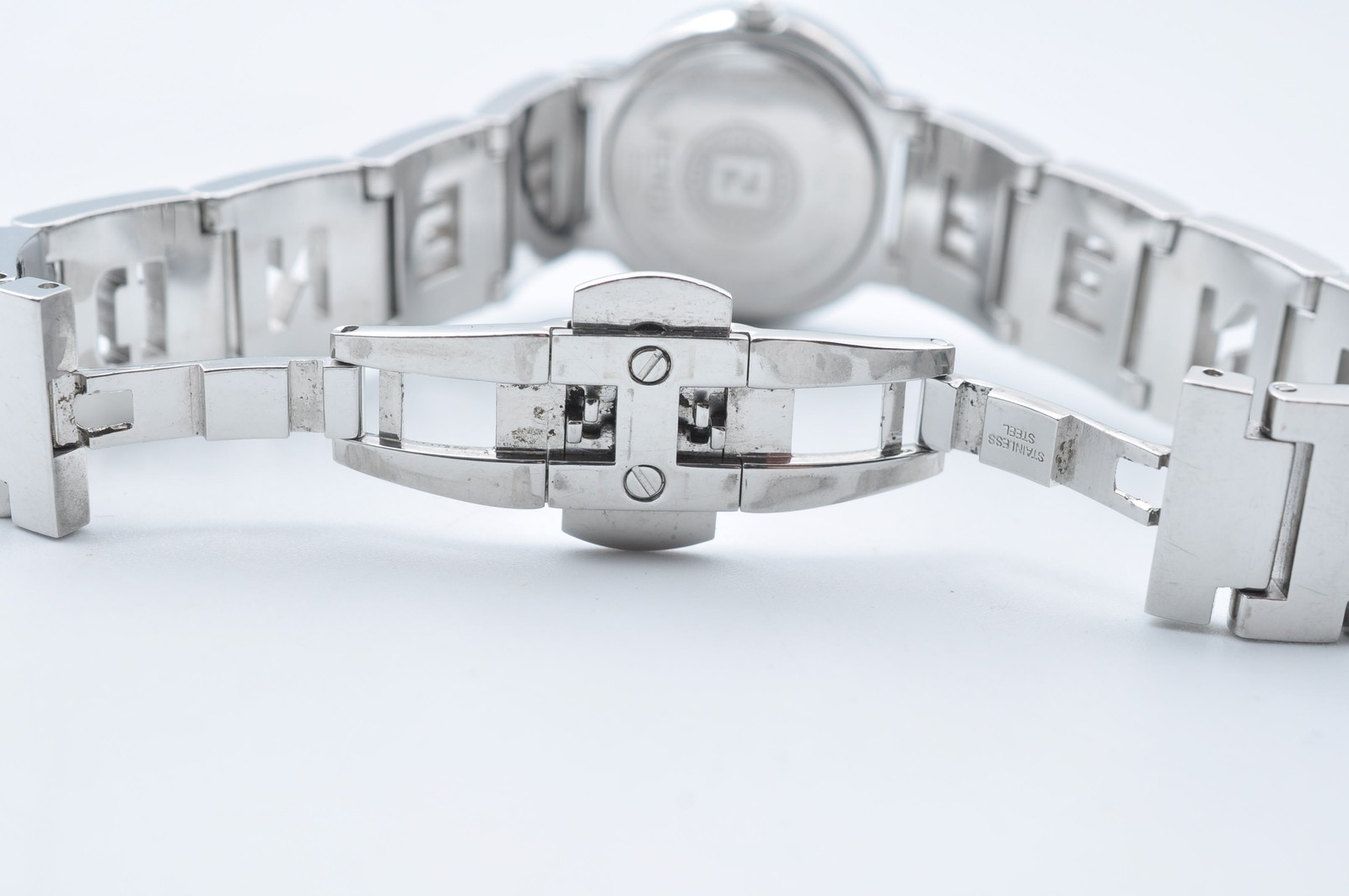 FENDI 3050L 3ATM Quartz Analog Silver Black Dial Women Swiss Made Auth w-1179