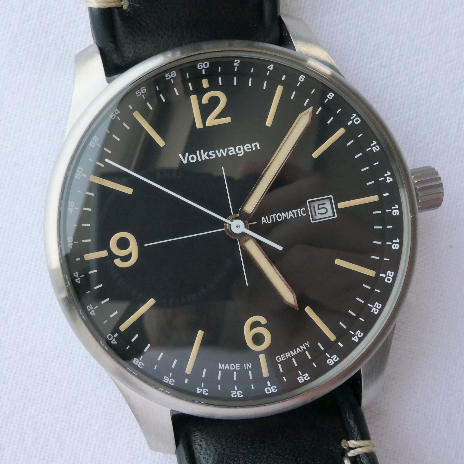 Volkwagen Classic Beetle Bug Car Accessory Aviator Pilot Driver Automatic Watch