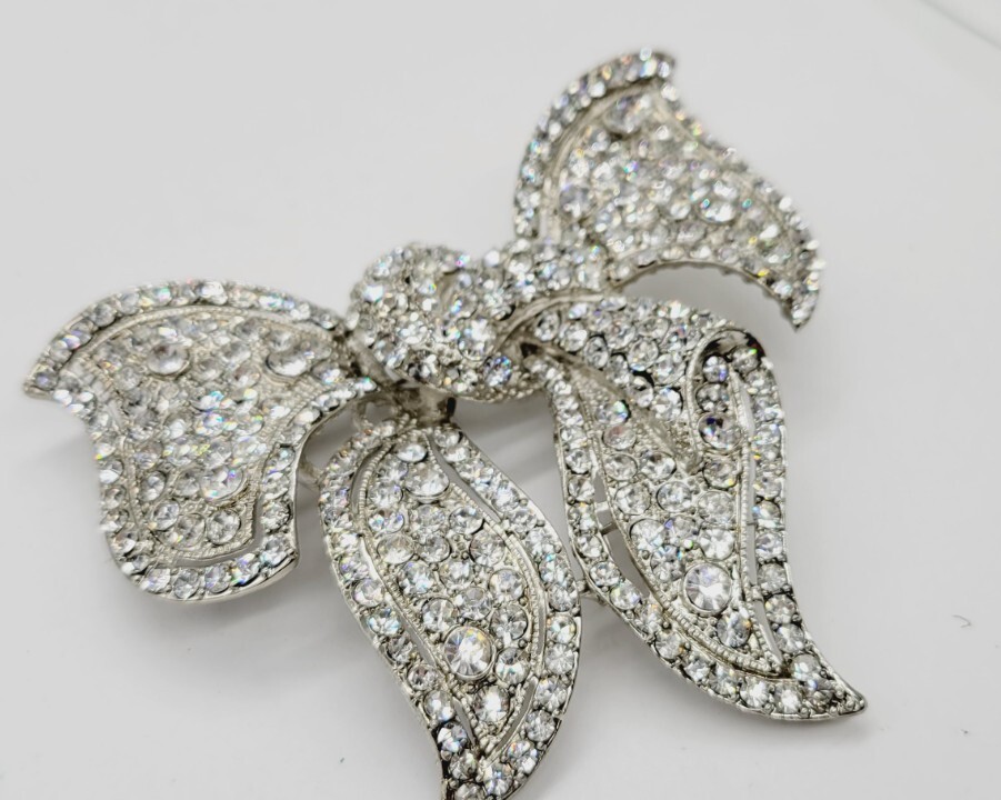 HUGE Ribbon Bow Crystal PAVE Silver tone Brooch Pin 3.75 in x 4 in Runway