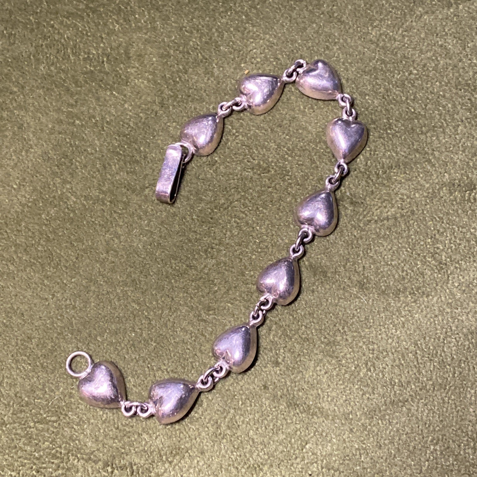 Vintage Taxco sterling Classic Seven Puffy Hearts 7.25″ Bracelet Mexico Silver