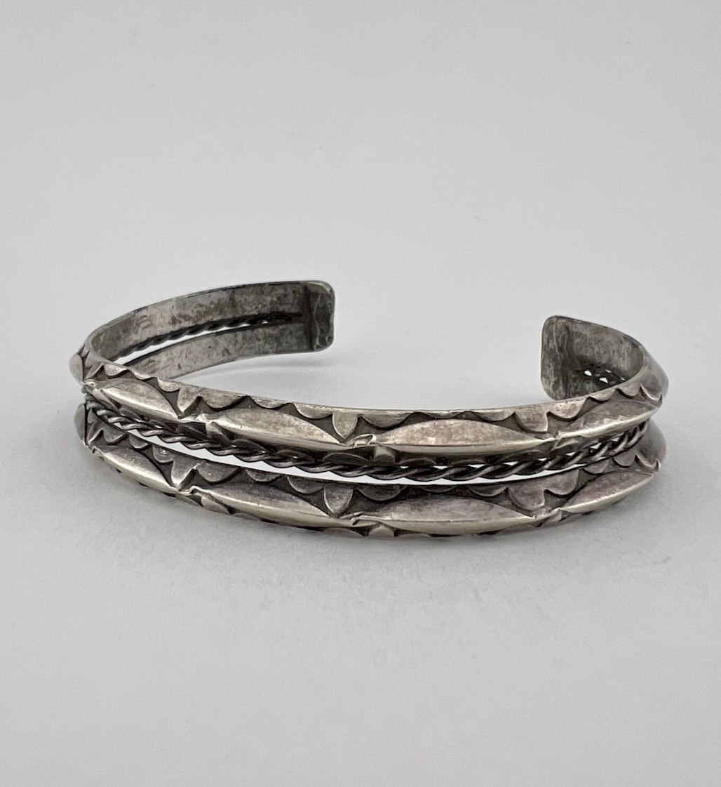 Vtg Fred Harvey Era Navajo Sterling Silver Stamped Carinated 2 Row Cuff Bracelet