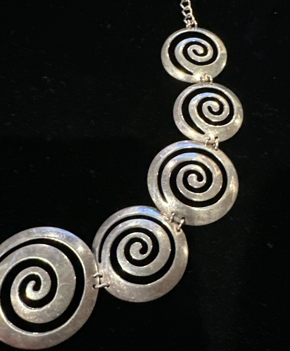 Designer Signed C^A Thailand 925 Sterling Silver Swirl Disk Choker Necklace 17”