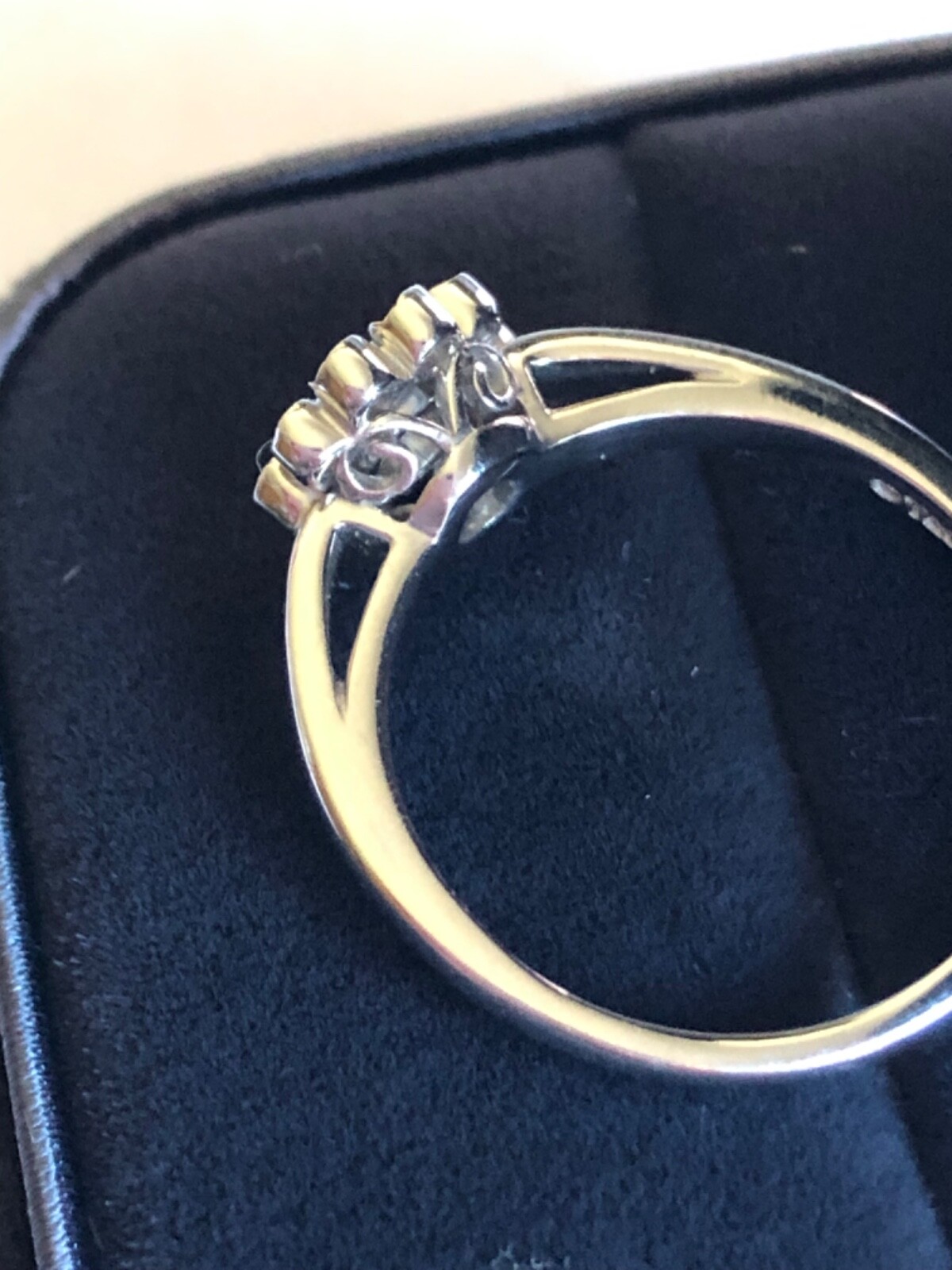Tiffany & Co. milgrain flower diamond ring platinum 950 CTW 0.27 6.5 engagement