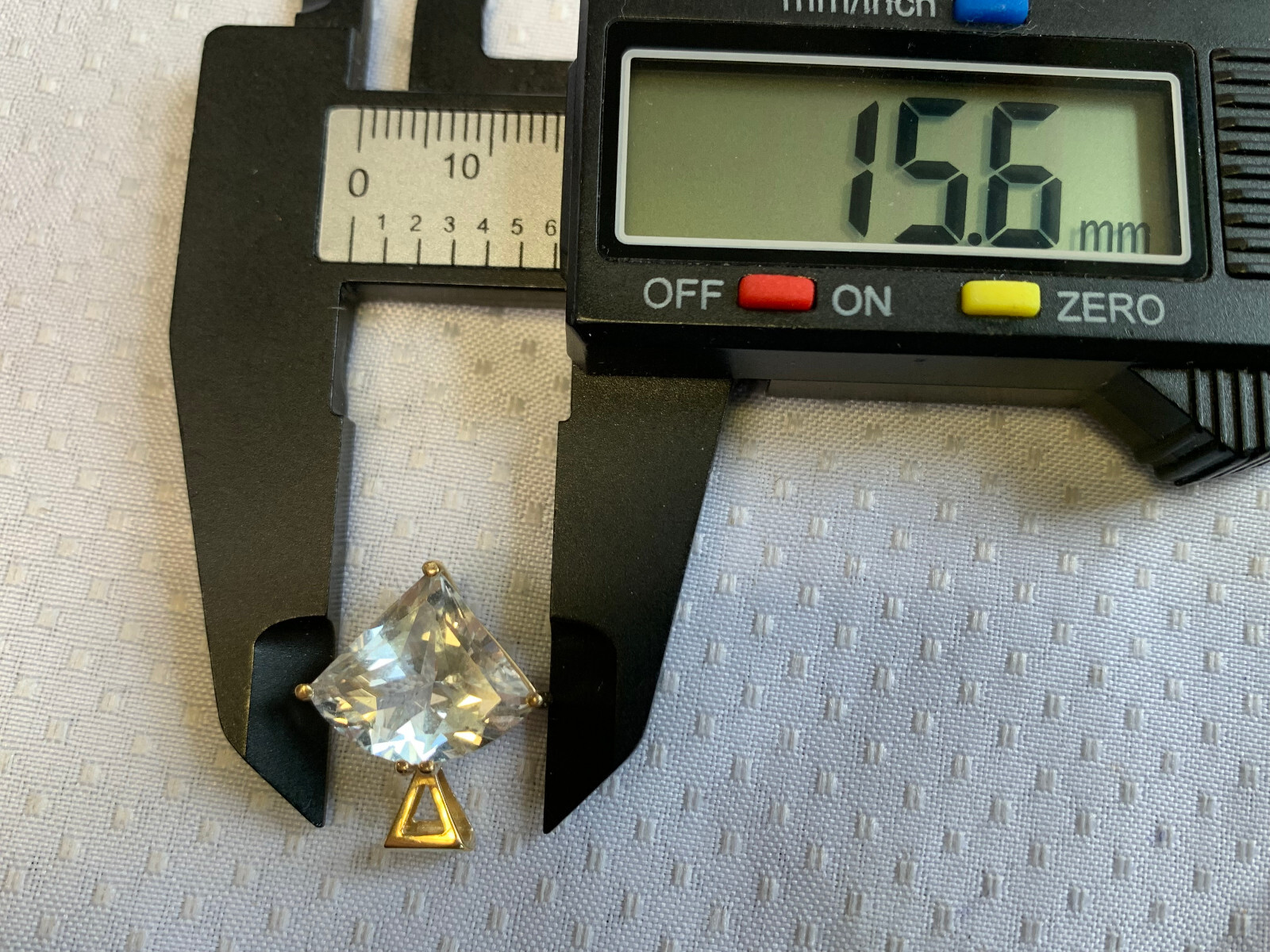 14K Yellow Gold Pendant 3.17g Fine Jewelry Clear Trilliant Stone Charm *READ*