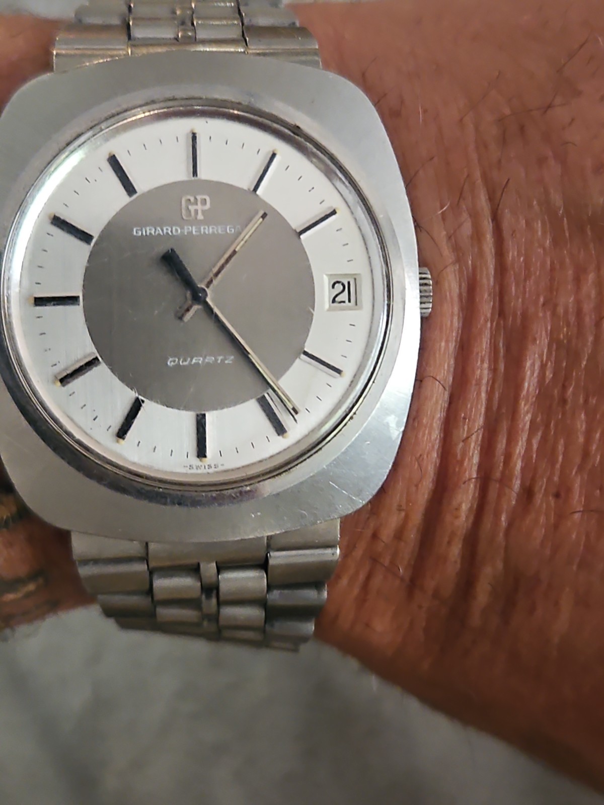 Vintage/Genuine GP Girard Perregaux, W/H Date Quartz Men’s Watch Needs Repair
