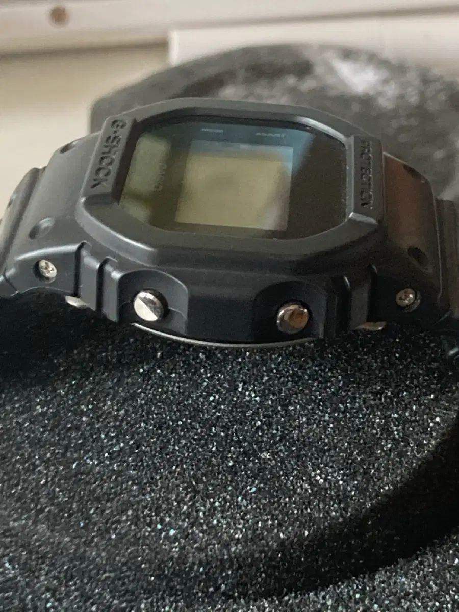 CASIO G SHOCK DW 5600BB 1
