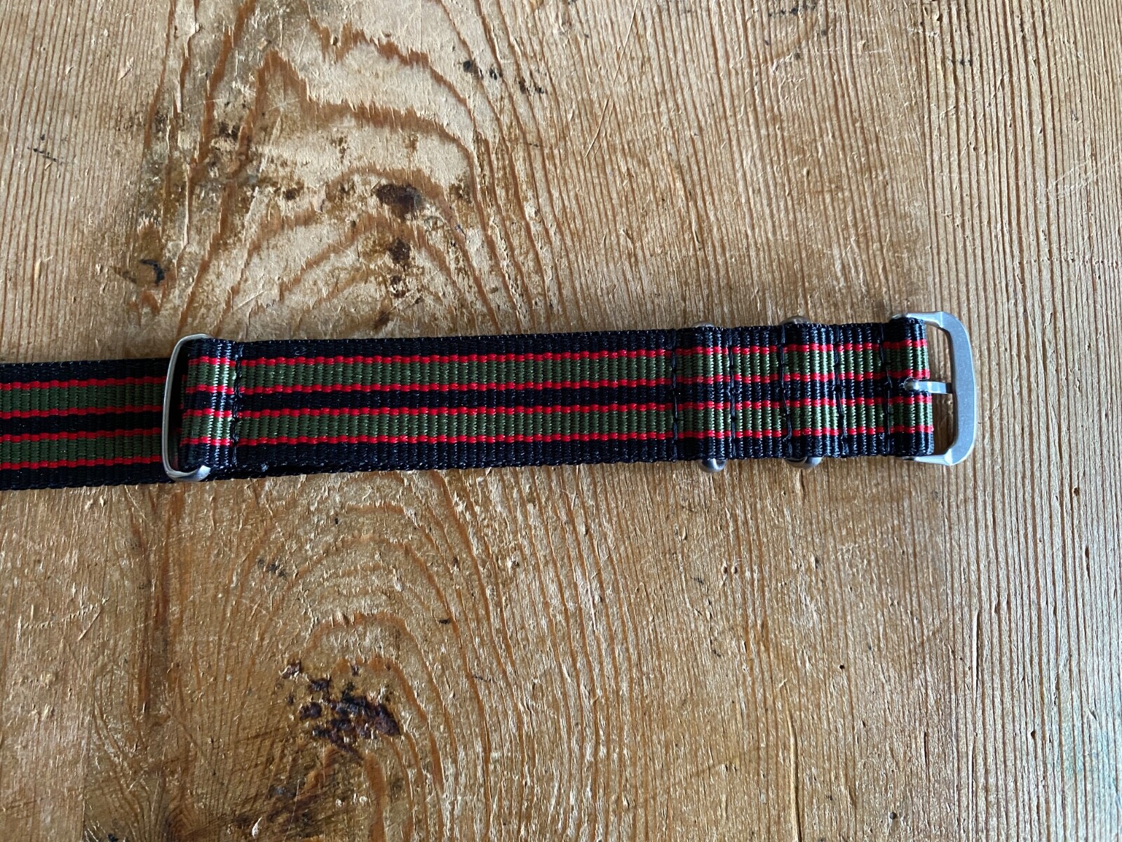 Nato Watch Strap Type – 20 mm Width – 25.5 cm Length – Black, Green And Red