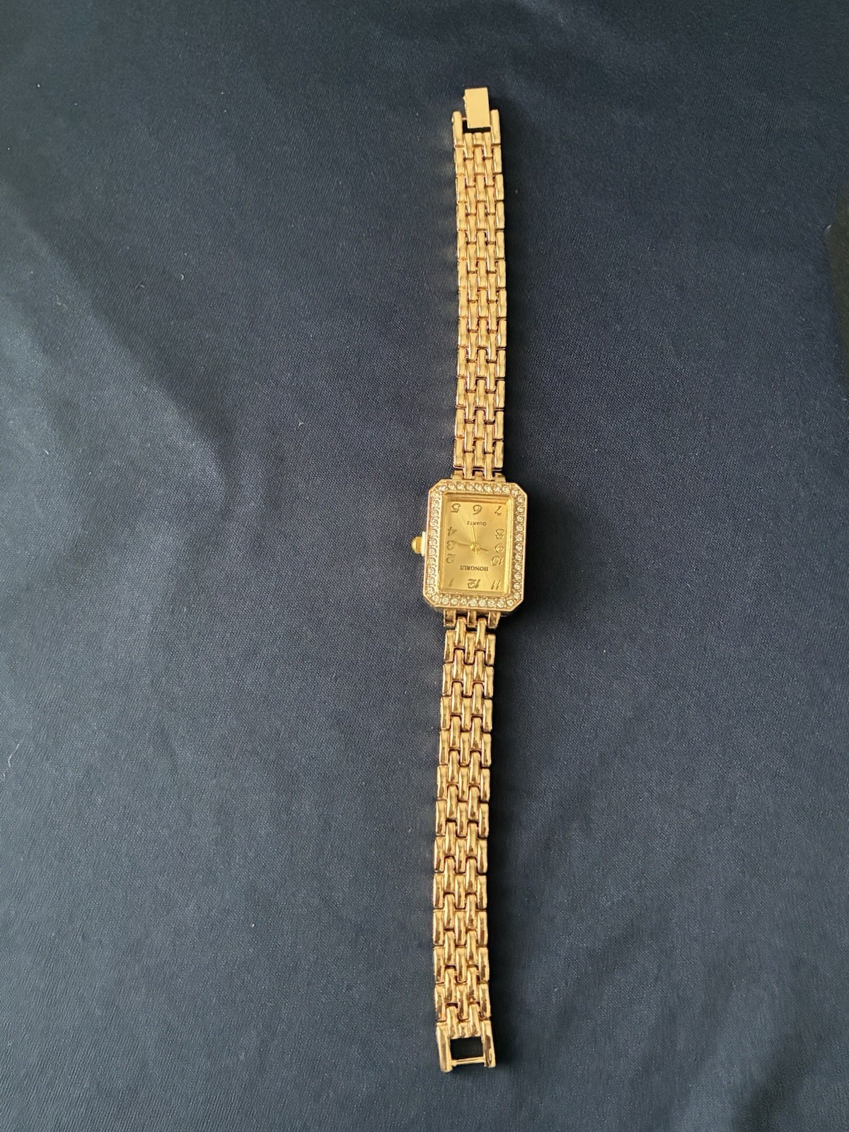 HONGRUI Quartz Women’s Gold Tone Rectangle Analog Watch Bracelet