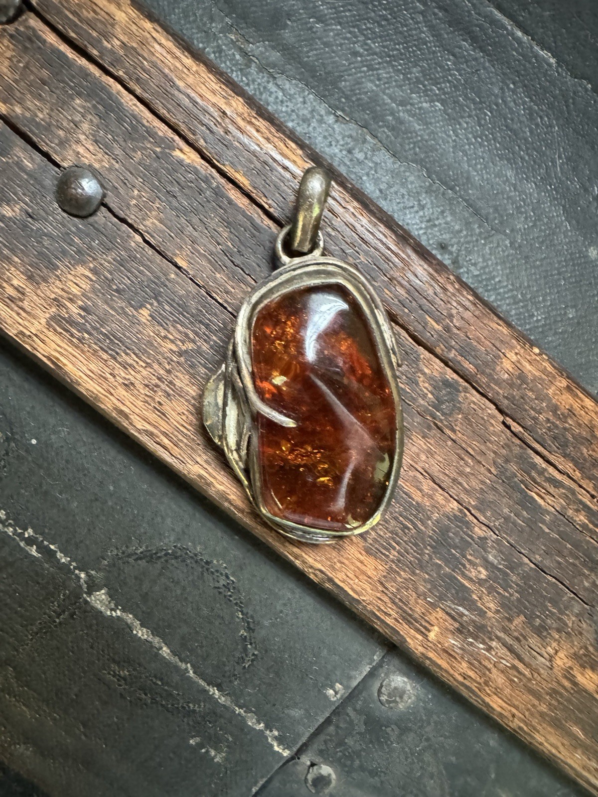 Vintage 925 Sterling Silver Amber Pendant Organic Cognac Cabochon Leaf