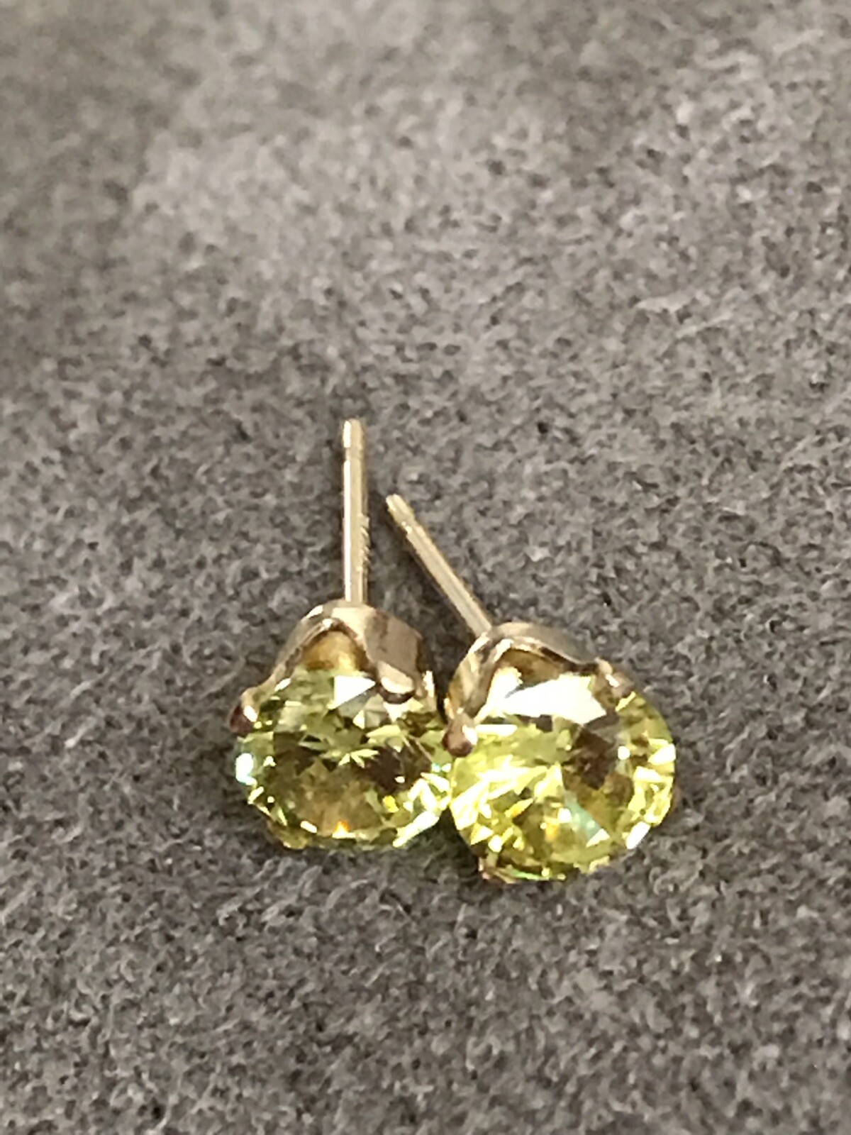 PERIDOT CUBIC ZIRCONIA STUD EARRINGS. AAA 5mm ROUND. 14k GOLD FILLED
