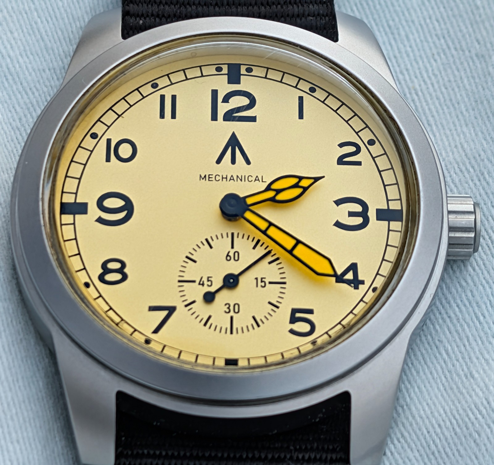 Mechanical Dirty Dozen Military watch Blasted Stainless steel Cream 39mm