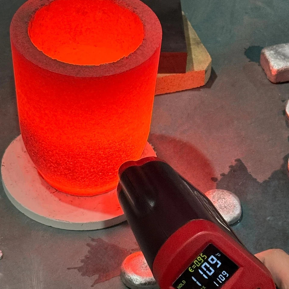 Nelyrho #3-3kg Premium Graphite Crucible Silicon Carbide Clay Melting Casting