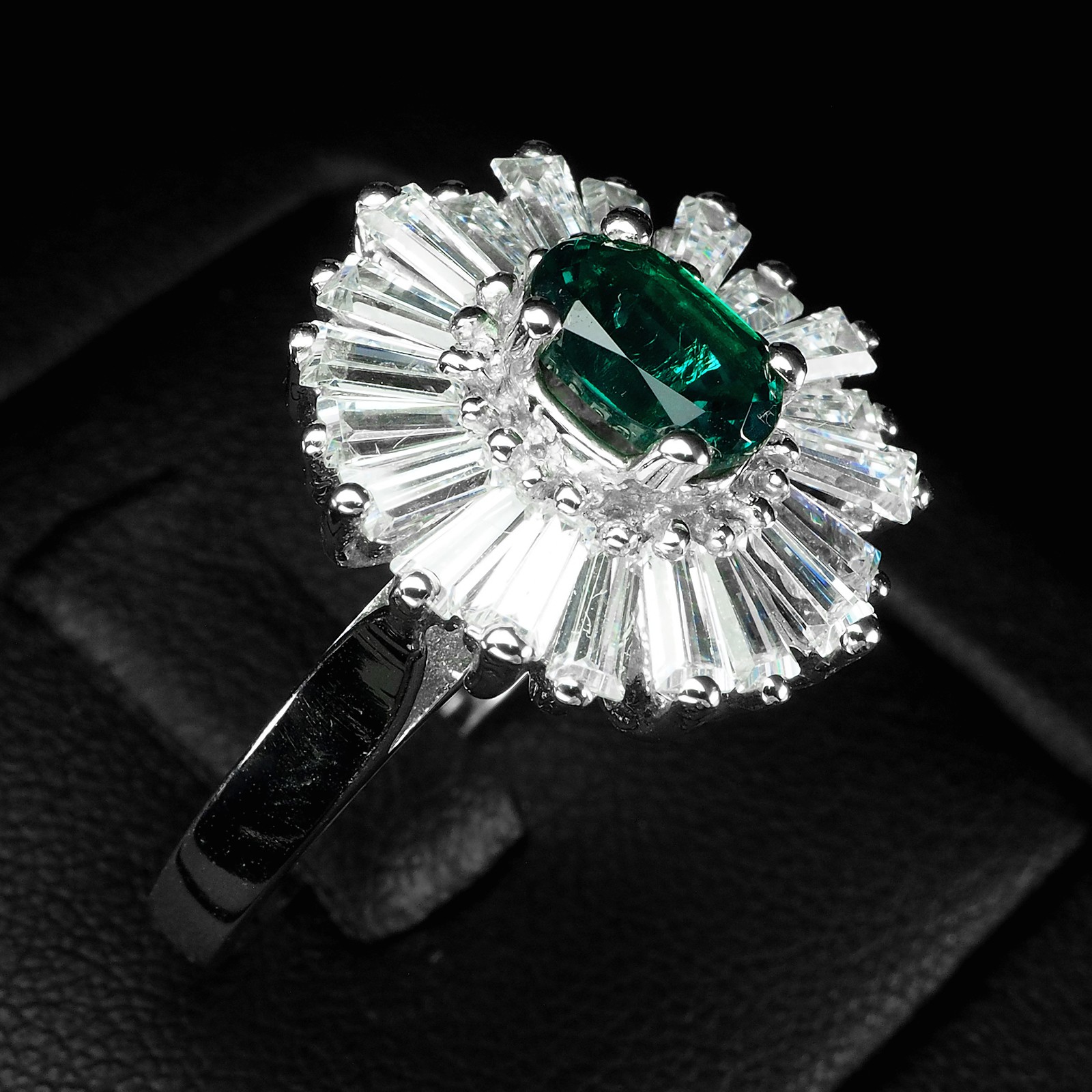 Radiant Vivid Green Emerald 0.80Ct 925 Sterling Silver White Gold Floral Rings