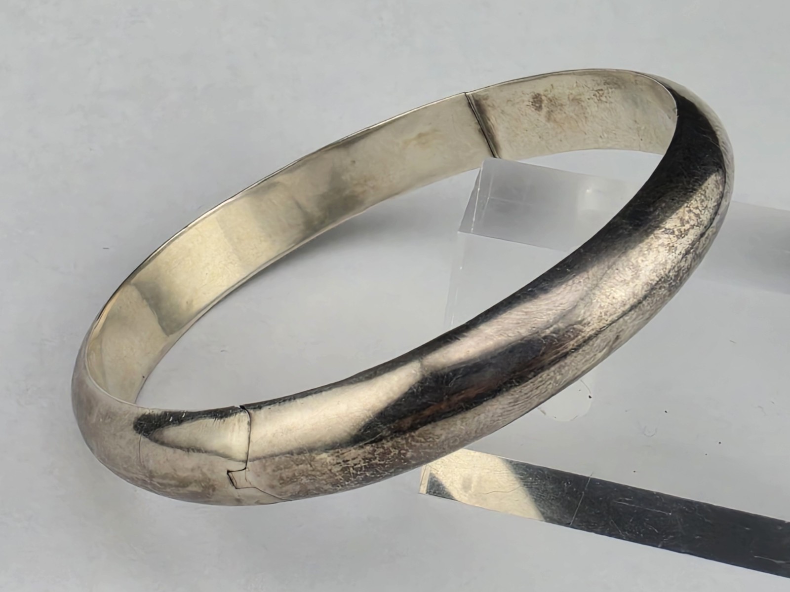 Vintage 10mm Tarnished Sterling Silver Hinged Bangle Bracelet 7″