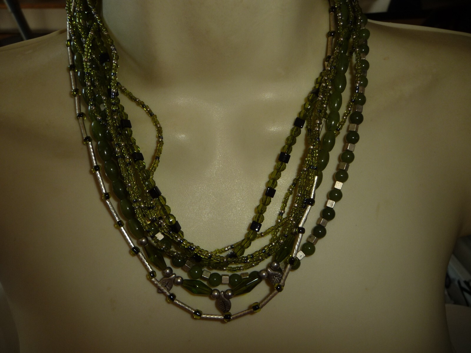 OLIVE GREEN BLACK & SILVER TONR BEADS 8 STRANDS NECKLACE #7/28A