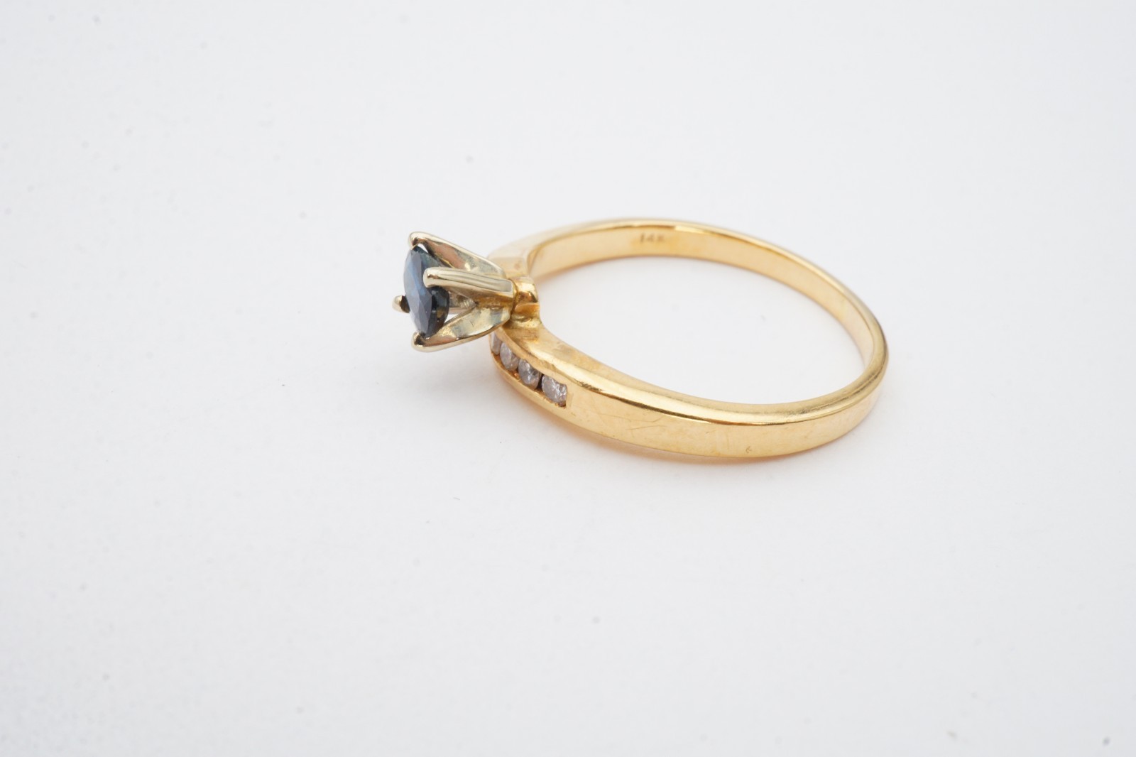 14k Yellow Gold Sapphire Diamond Ring Size 7.75 A2