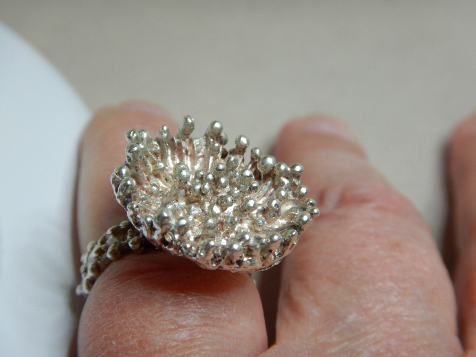 1973 ENGLISH ARTS AND CRAFTS STERLING SILVER RING 4001
