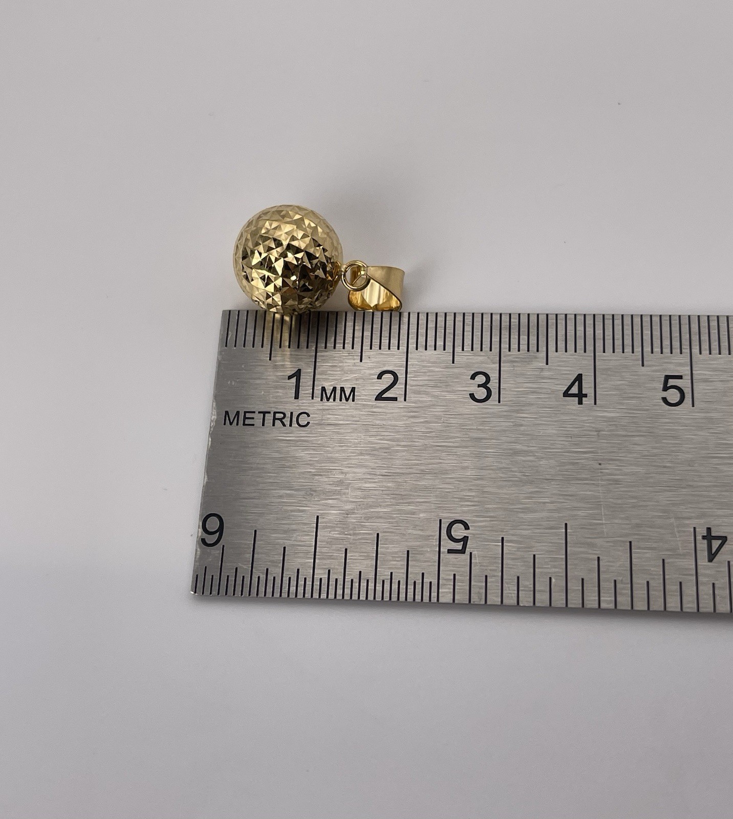 18k Yellow Gold Diamond Cut Disco Ball Pendant charm 1.20g