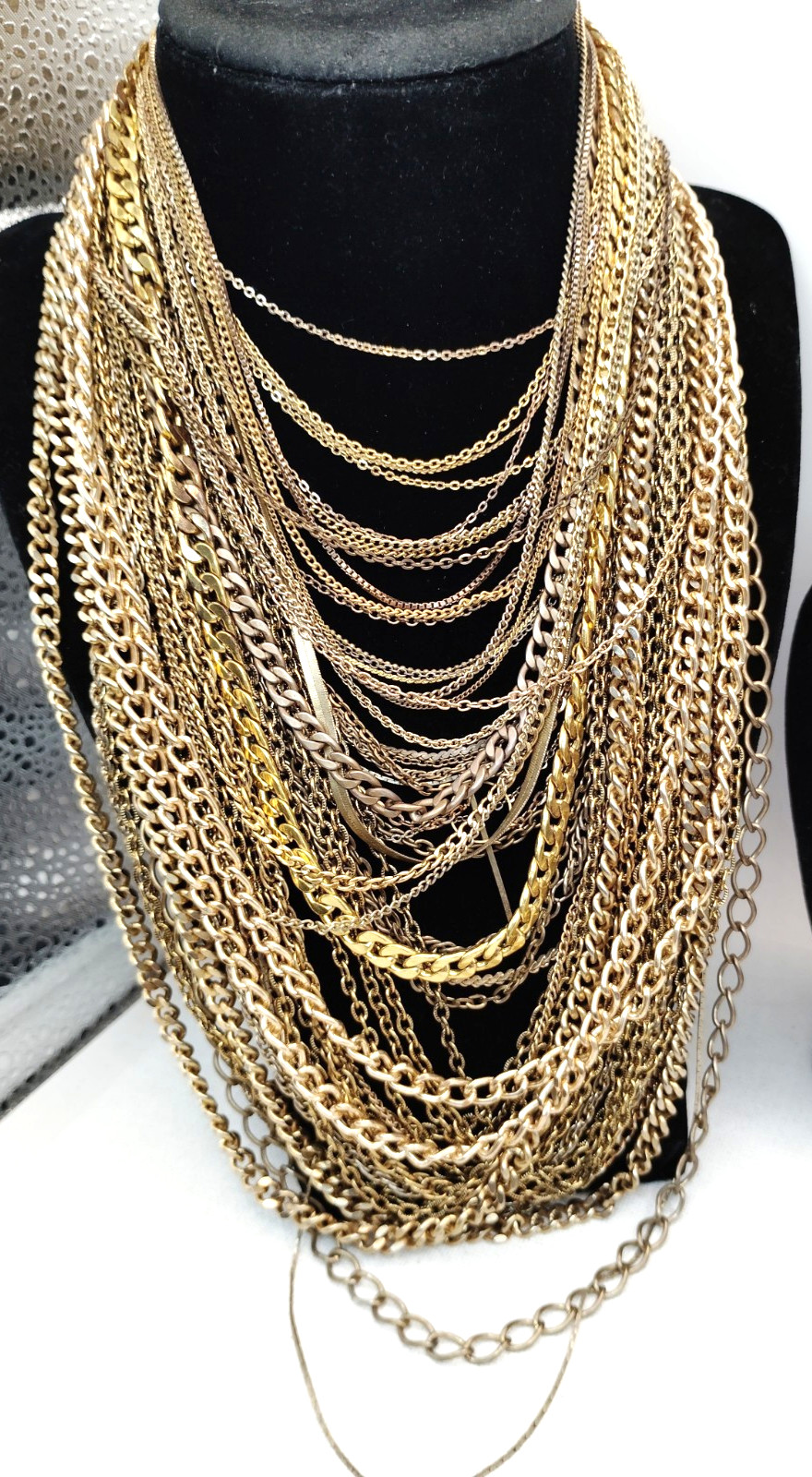 119 Pcs – Gold/Silver/Black Toned Chain Necklaces/Bracelets/Anklets 1.88lbs #685