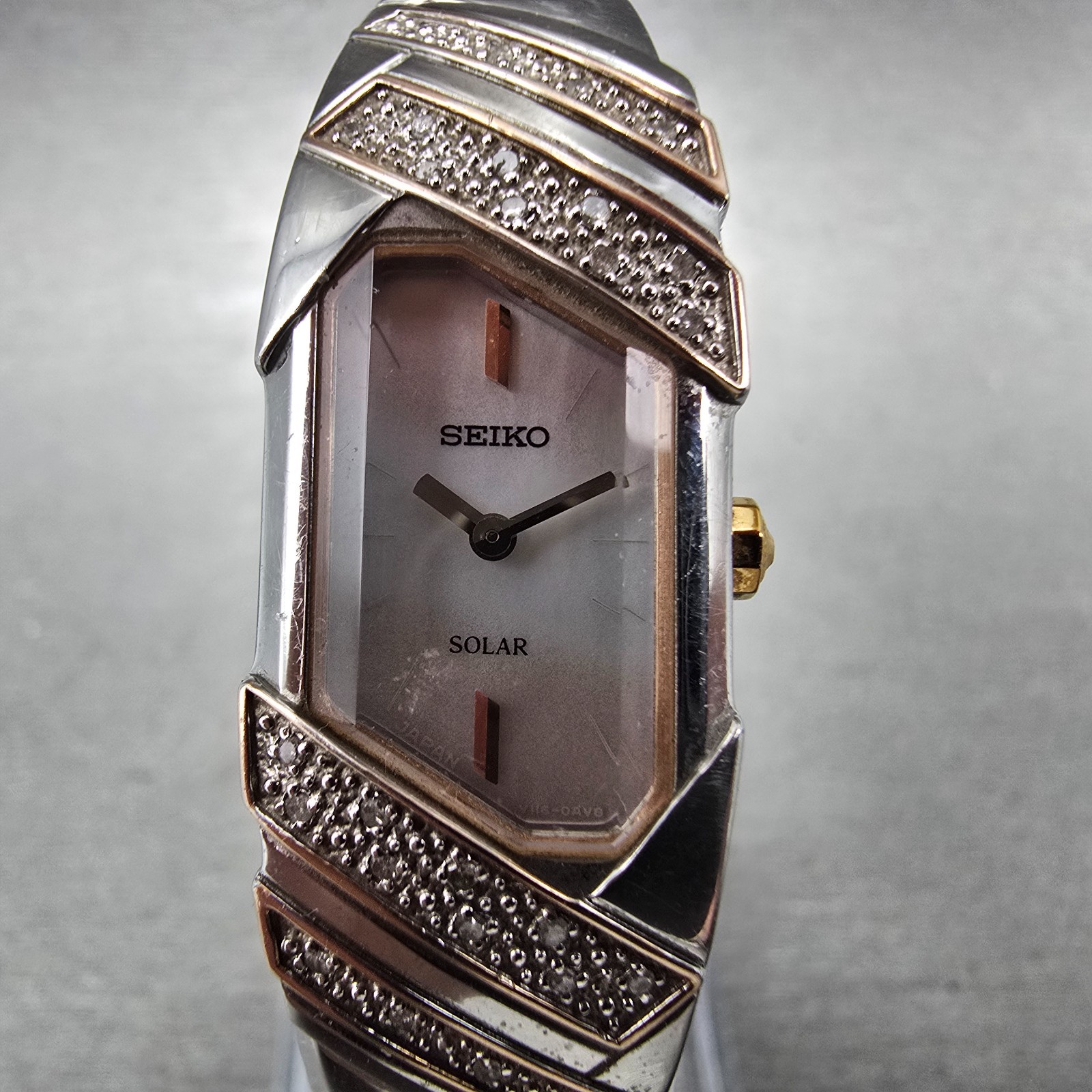 Seiko Solar Tank Watch Women 15mm MOP Dial Two Tone Rectangle V116-0AJ0 Runs