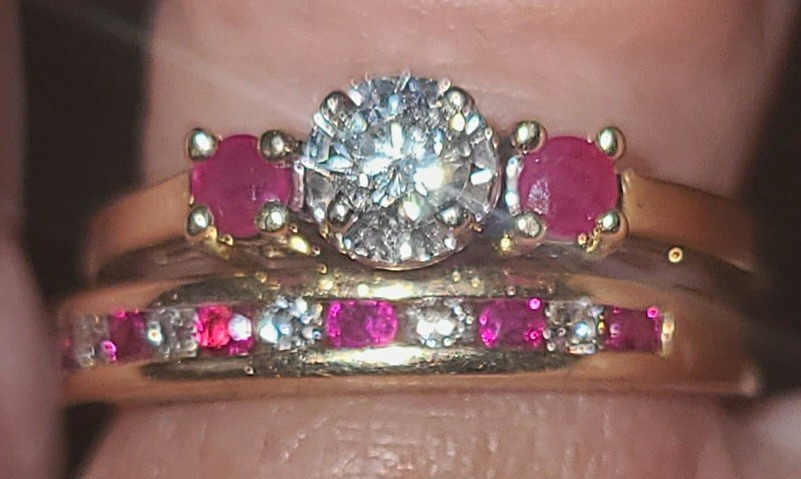 10k & 14 kYellow Gold Round Diamond & Ruby Prong 2pc Ring Set Women’s 6.75