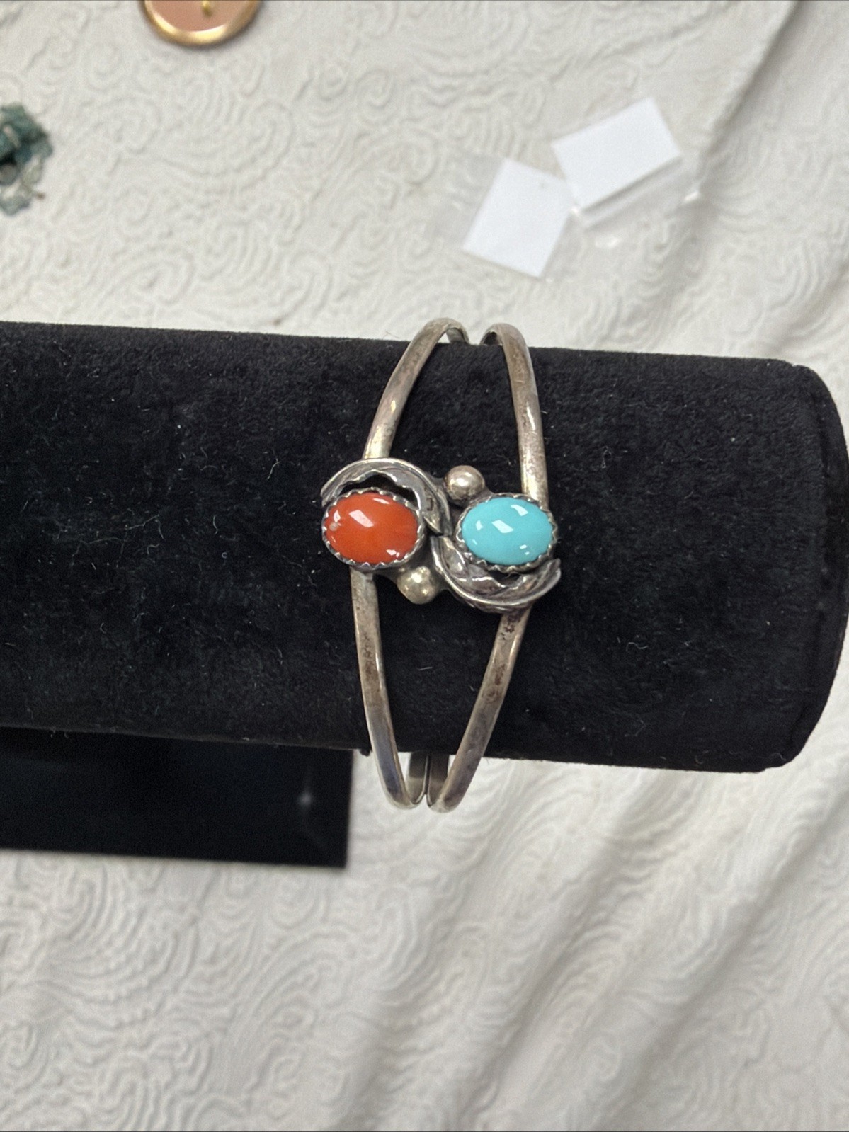 VINTAGE NAVAJO SPLIT-SHANK CUFF TURQUOISE RED CORAL STERLING SILVER BRACELET