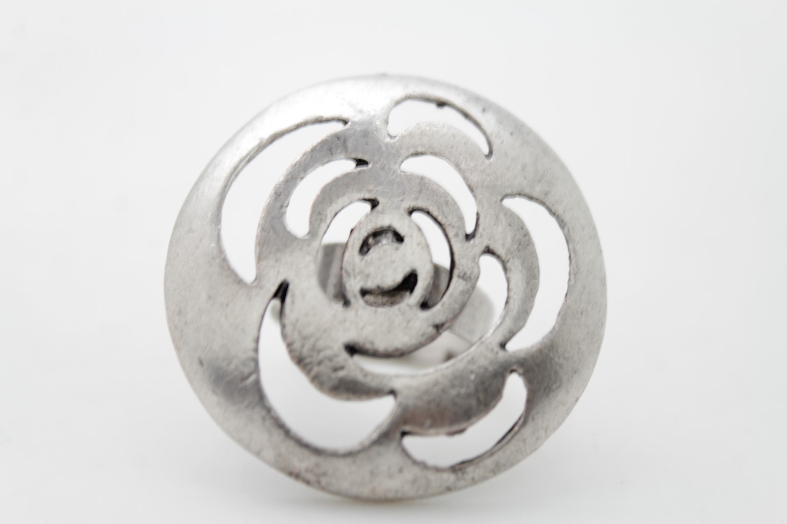 Women Silver Metal Ring Fashion Jewelry Flower Round Floral Casual Work Day Wear
